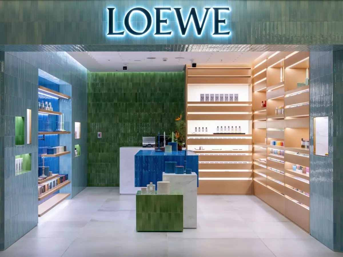 LOEWE 香水香氛推薦、微風信義 Breeze 獨立精品店開幕亮點、品牌歷史故事大解析！