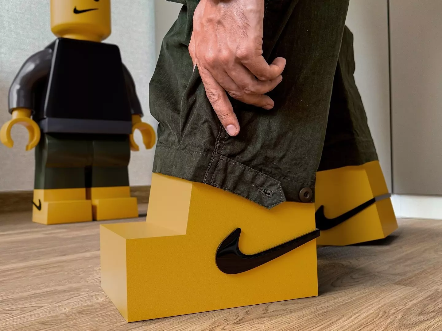 LEGO x Nike 聯名「積木鞋」曝光！國外鞋頭搶先上腳，概念鞋本體引發話題熱度！
