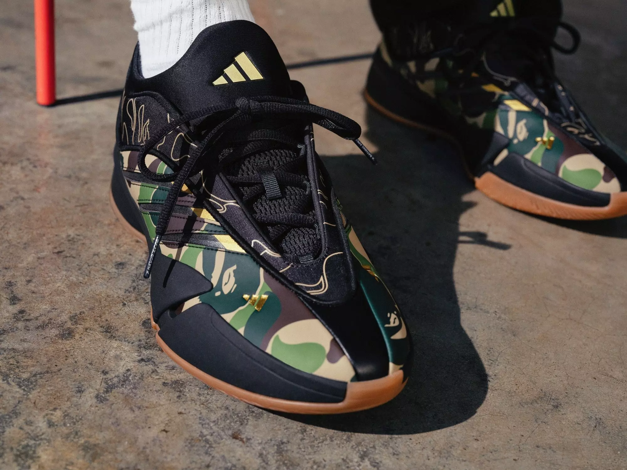 Bape 攜手 Damian Lillard 釋放最新 adidas 聯名籃球鞋，發售日正式曝光！