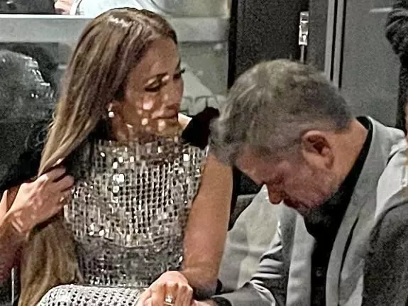 珍妮佛羅佩茲 Jennifer Lopez 故意抓麥特戴蒙 Matt Damon 談話炒話題，慘遭對方冷處理！