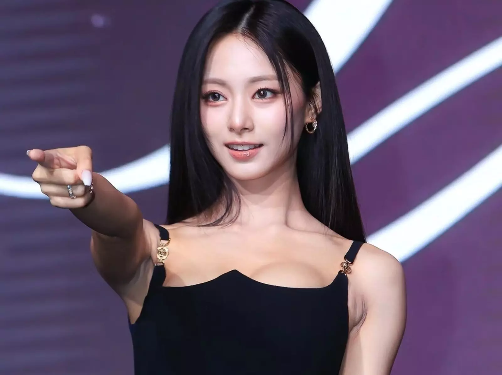TWICE 周子瑜出道 10 年推出 Solo 專輯《abouTZU》！坦言最害怕「這件事」！