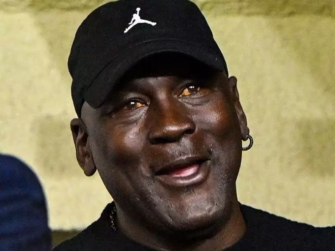 NBA／麥可喬丹 Michael Jordan  眼白發黃引發健康疑慮！他幽默回應球迷關心！