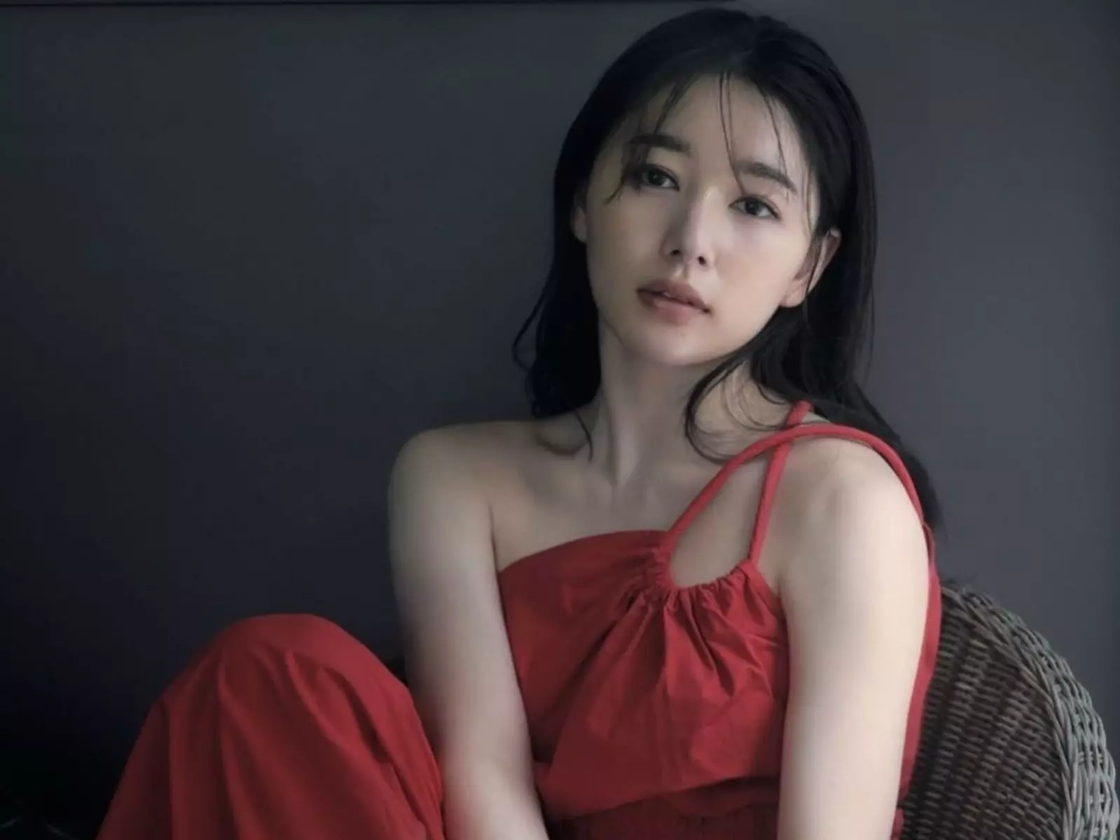 櫻井日奈子推出全新寫真，拋開玉女形象大解放！【野生抓正妹】