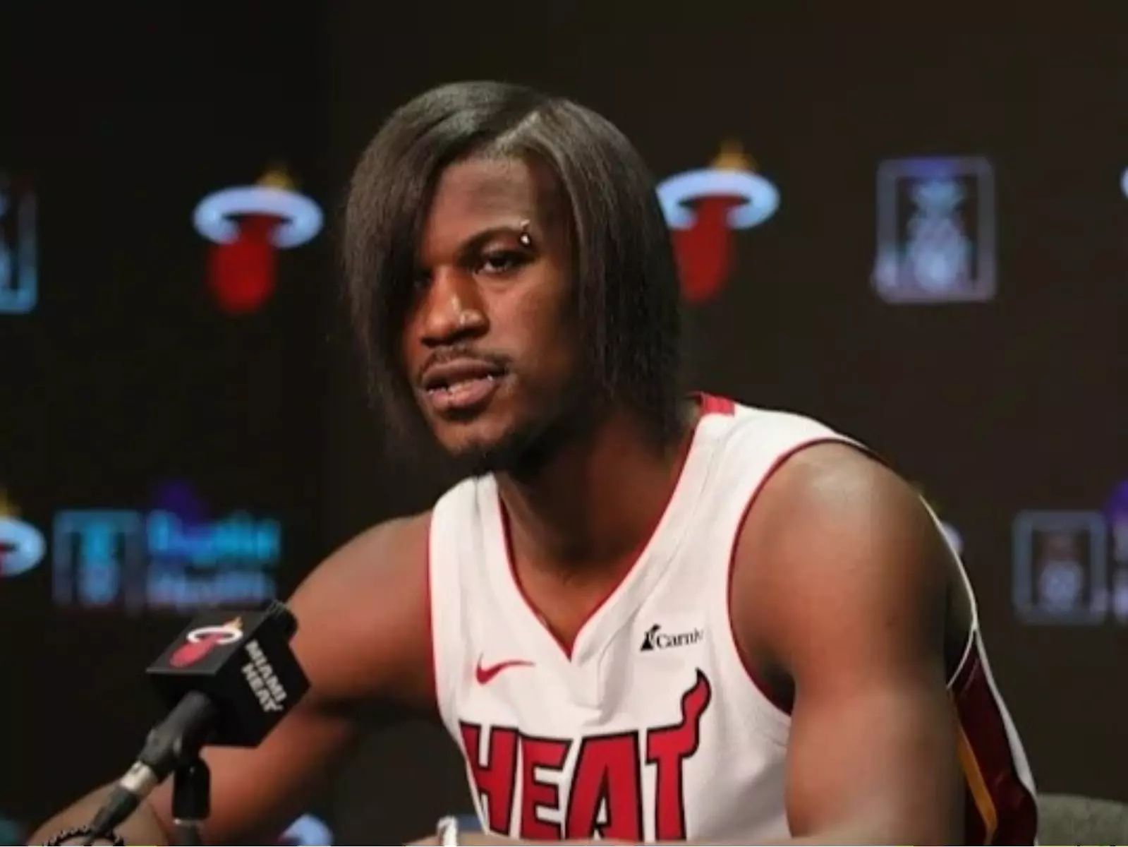 NBA／Jimmy Butler 新賽季媒體日髮型賭盤公開，光頭造型賠率最低！
