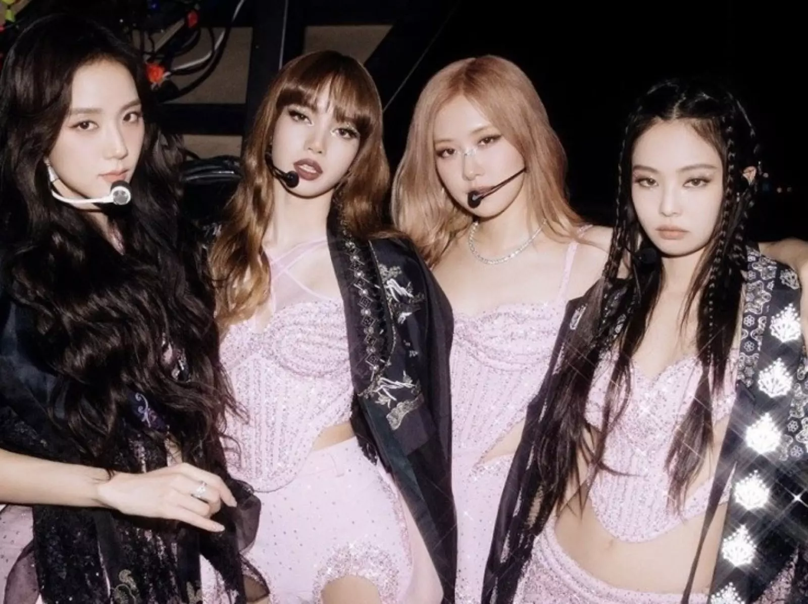 韓國富二代男女明星：BLACKPINK 全團都千金、CL 爸爸物理學家⋯這 10 位都含著金湯匙出生！