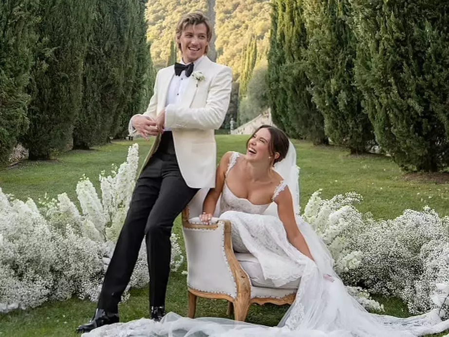《怪奇物語》「11」米莉芭比布朗 Millie Bobby Brown 與邦喬飛兒子 Jake Bongiovi 結婚了！曬婚禮美照引發熱議！
