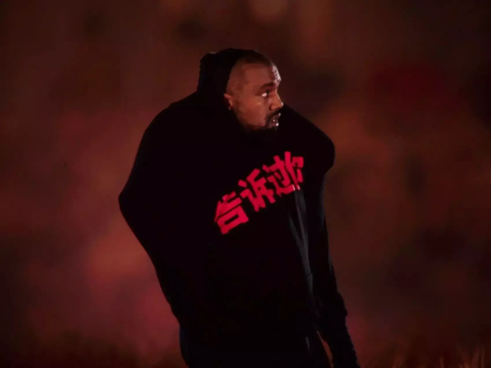 肯爺合作 adidas YEEZY 系列鞋款 Outlet 上架開賣，最便宜僅要價 30 美元！