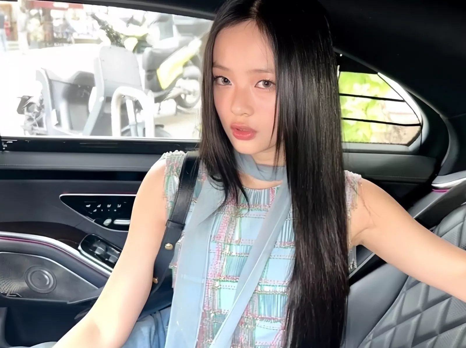 NewJeans Hanni 宣佈「一個人」出席國會！喊話：「為了團隊粉絲而戰！」