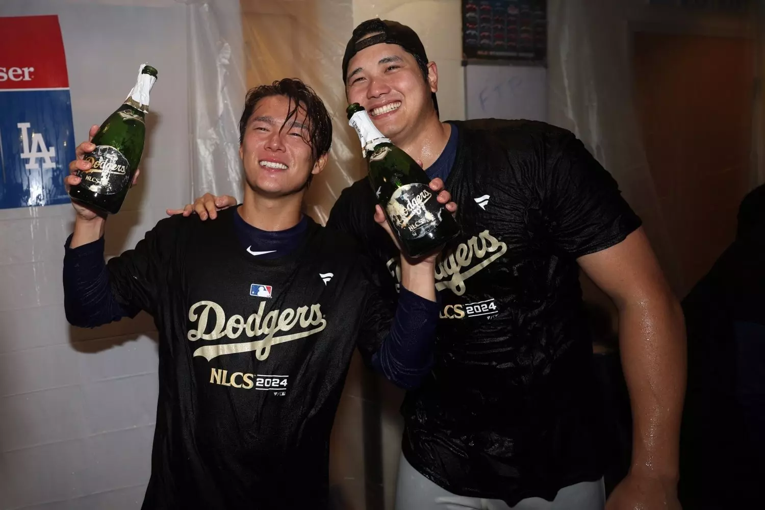 MLB／道奇晉級國聯冠軍戰，大谷翔平對著山本由伸「狂噴香檳」超調皮！