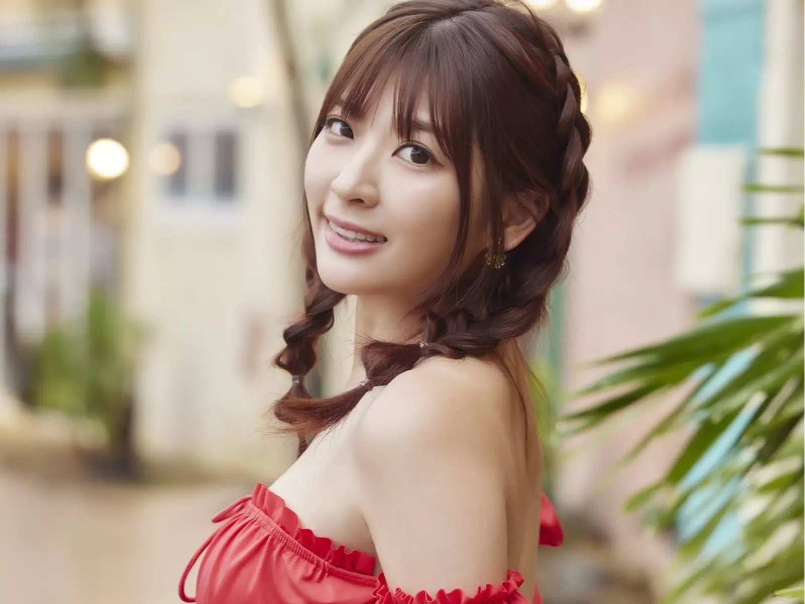 瑟七宣布《2025 瑟七寫真月曆》來襲，「女友感」視角狂炸火辣曲線！【野生抓正妹】