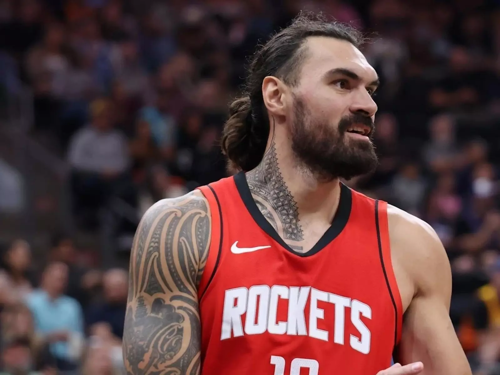 NBA／Steven Adams 單手把 Wembanyama 推開，輕鬆補籃兩分進帳！