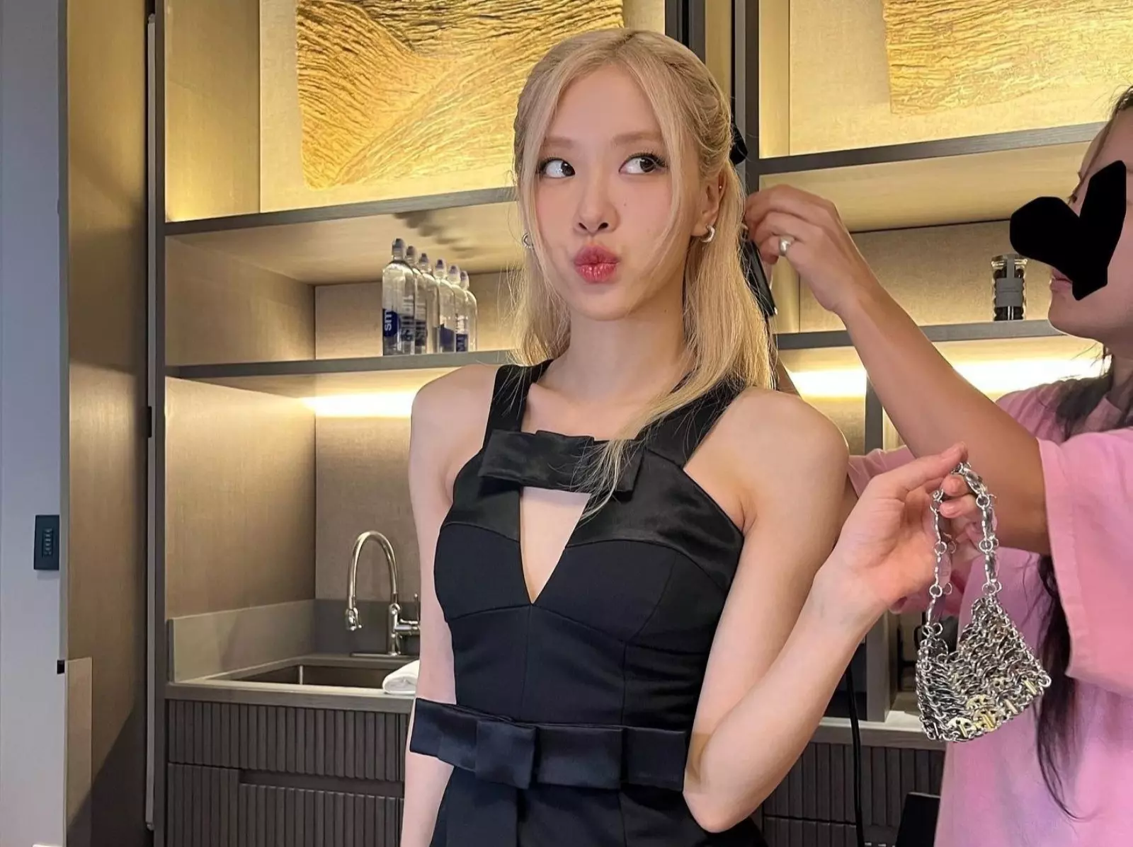 Rosé 深夜突發限時動態預告引熱議！網瘋猜：「又有新作品了嗎？」