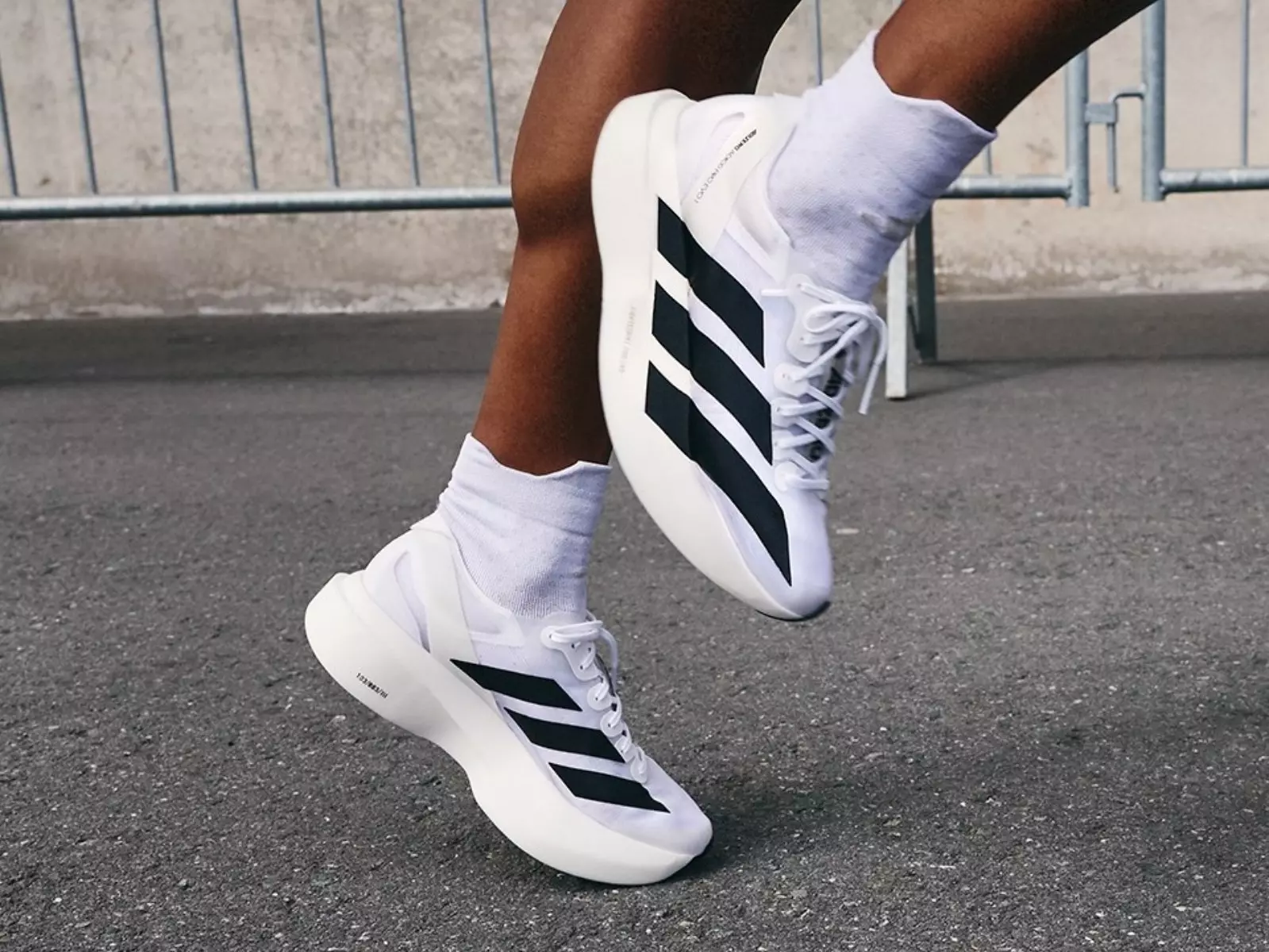 adidas ADIZERO ADIOS PRO EVO 1 冠軍戰靴登場，台灣發售資訊一覽！