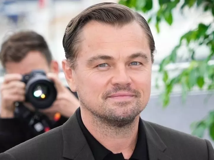 李奧納多 Leonardo DiCaprio 與 26 歲女友 Vittoria Ceretti 穩定交往，傳出計劃當爸爸！