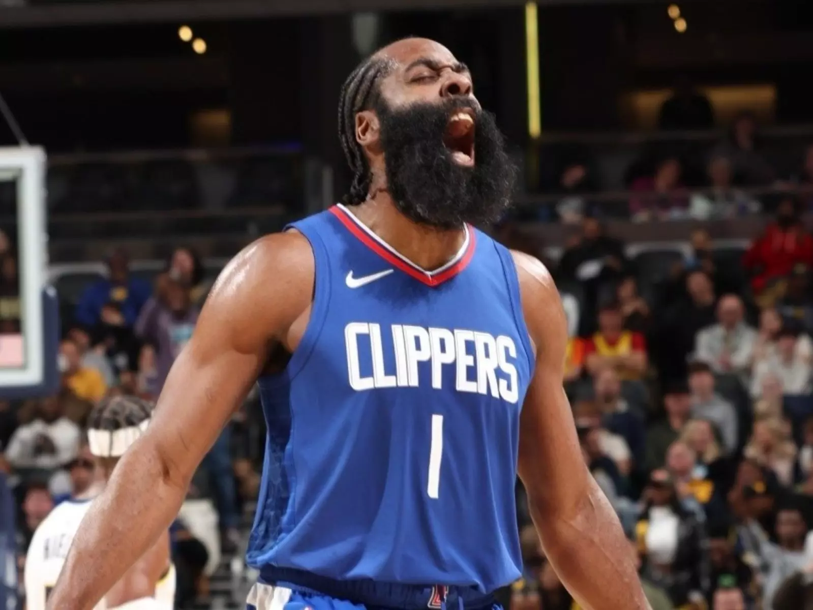 NBA／James Harden「一人守全隊」窒息式防守，直接讓馬刺 24 秒進攻違例！