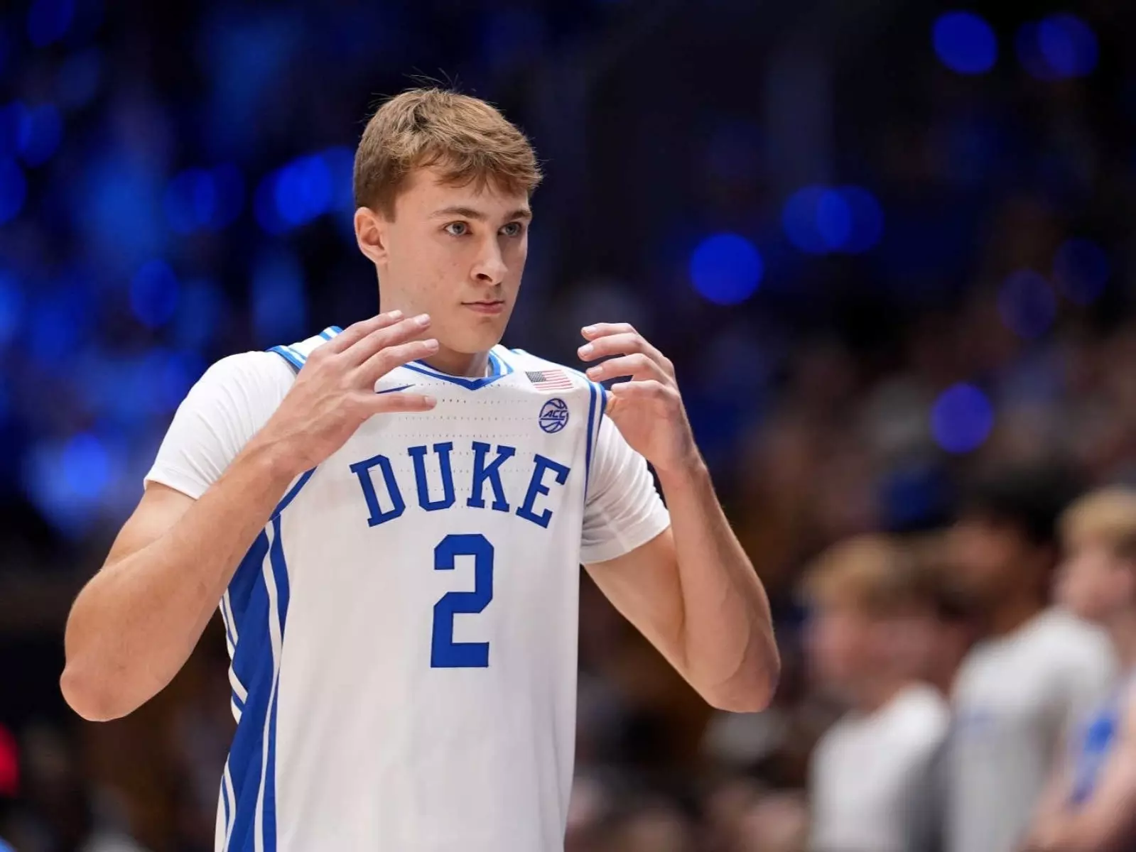 NCAA／Cooper Flagg 大學首秀上演驚天戰斧式爆扣，率領杜克大學痛宰對手 34 分！