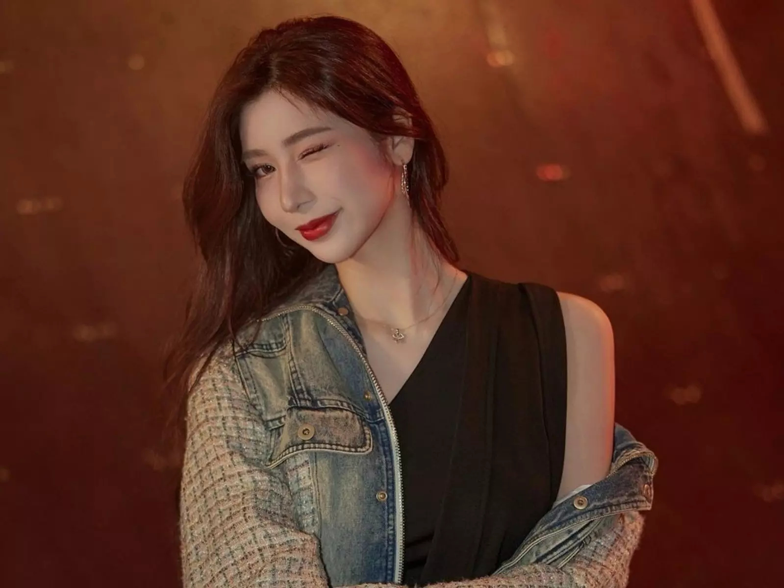妙智 F 級絕頂曲線太瘋狂，一系列辣照放送難怪尼克星扛不住！【野生抓正妹】