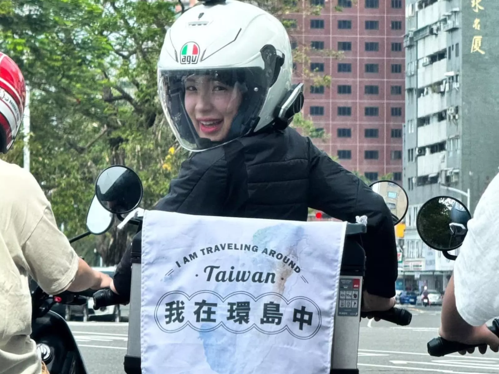 李多慧環島被跟蹤不敢回家，難過坦言：「真的好害怕，我努力的還不夠嗎？」【野生抓正妹】
