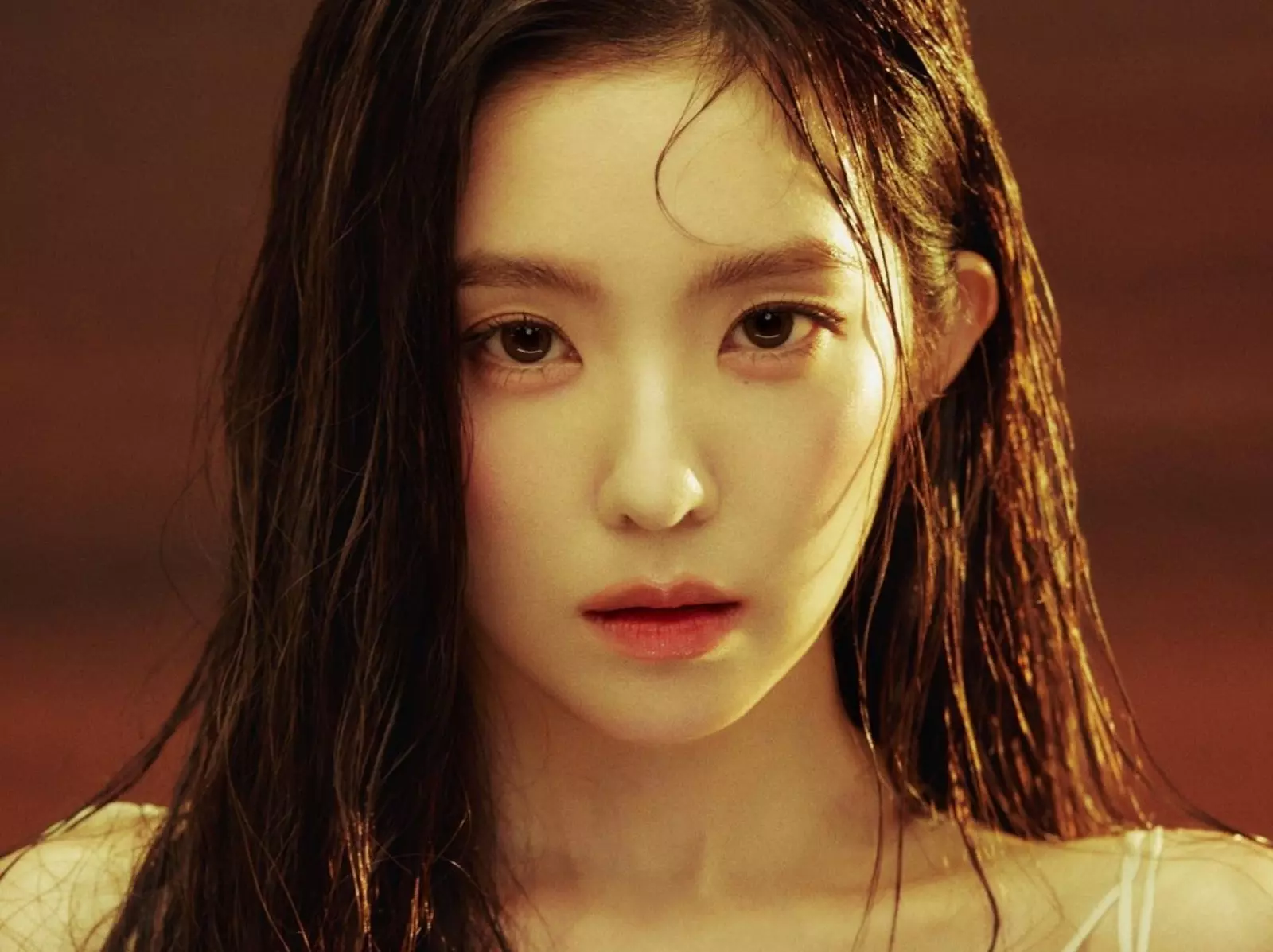 Red Velvet 隊長 Irene 身高 158 濕身美照曝光！網嘆：「根本是美人魚吧！」