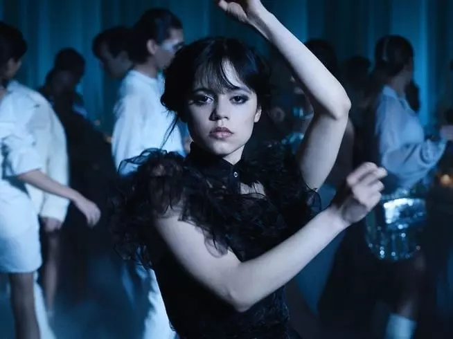 Lady Gaga 加盟演出 Netflix《星期三》第二季 ！珍娜奧特嘉 Jenna Ortega：「她適合演和 Wednesday 心靈相通的怪物角色！」