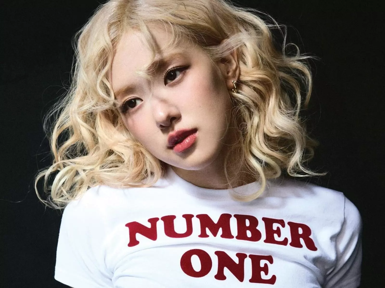 BLACKPINK Rosé 新曲〈number one girl〉搶先公開！親曝：「這首送給粉絲！」