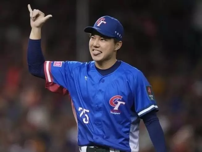 棒球 12 強／中華隊郭俊麟深夜向陳冠宇感性告白：「可能是最後一次穿上 CT」被疑暗示告白國家隊！