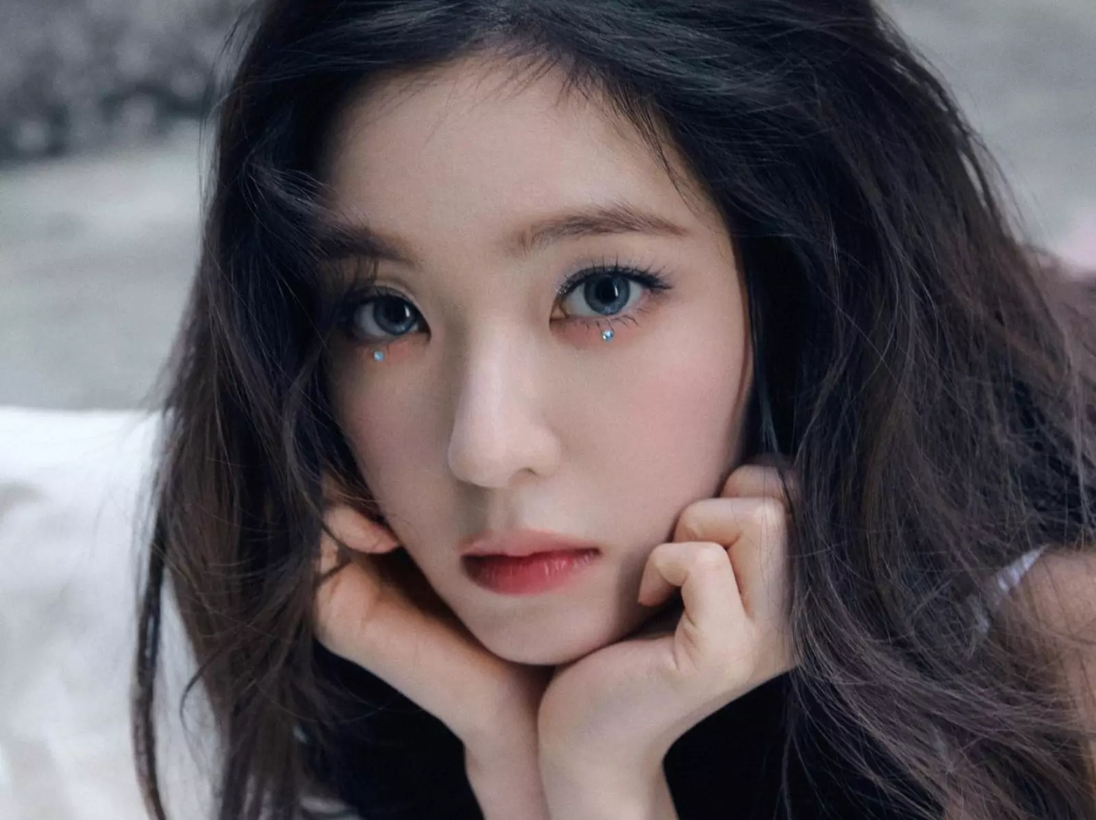 Red Velvet 隊長 Irene Solo 曲〈Like A Flower〉MV 曝光！網友讚：「 33 歲還是這麼美！」