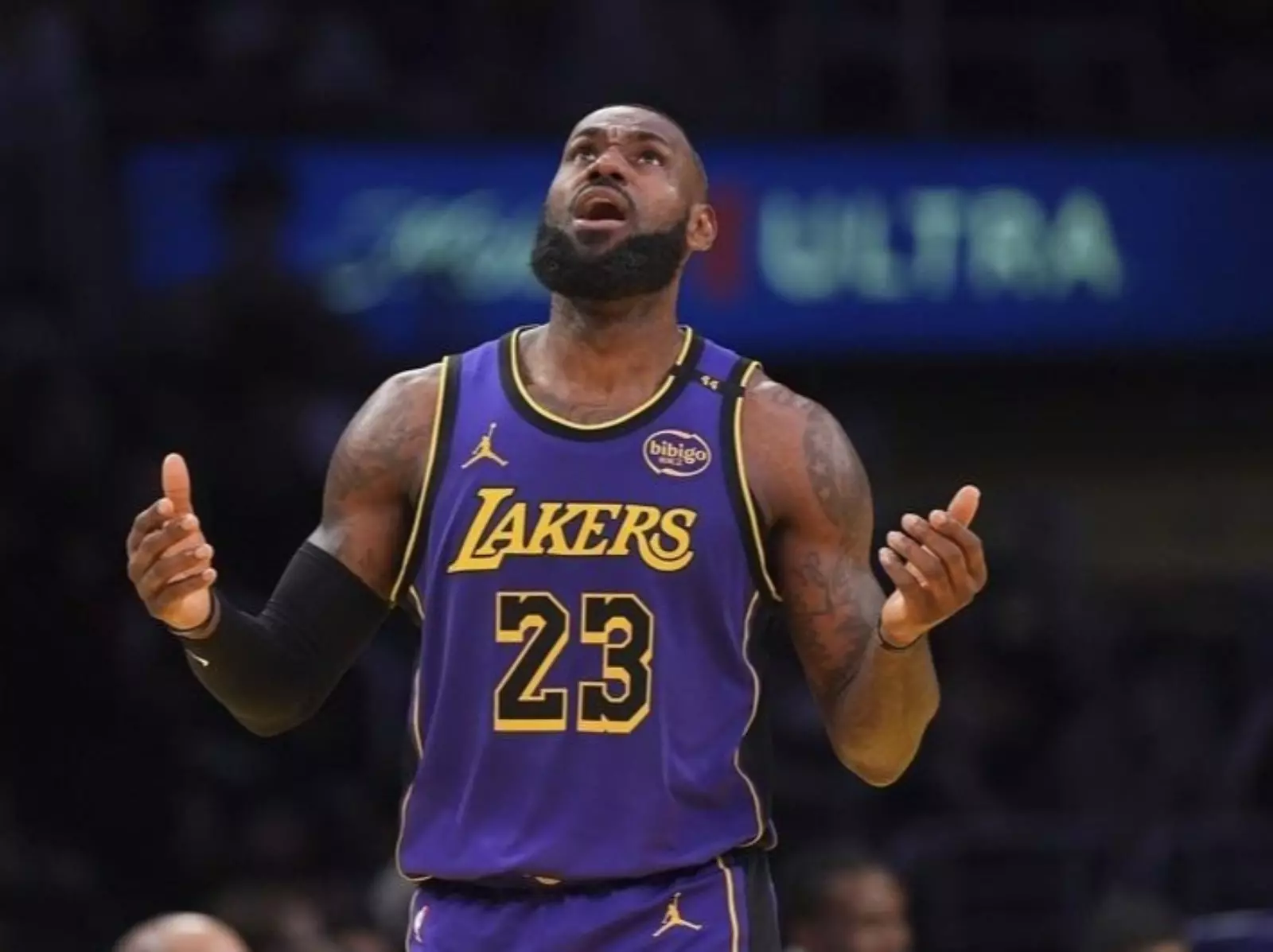 NBA／詹皇真的老了？近況低迷「慘淡數據」曝光連 5 戰 5 失誤！