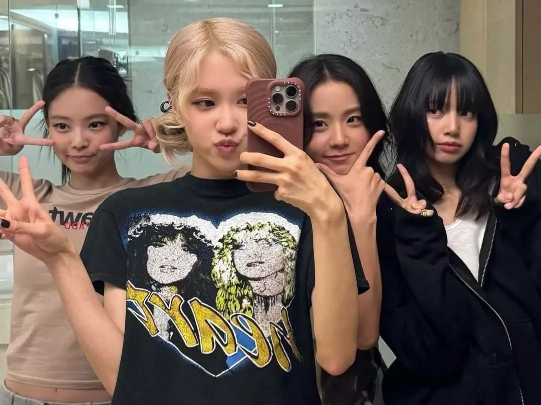 Rosé 親口證實 BLACKPINK 明年回歸！新專輯發行並展開巡演引爆期待！