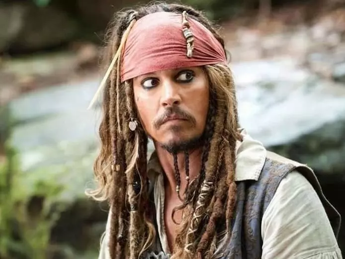 強尼戴普 Johnny Depp 回歸《神鬼奇航 6》機會大增！消息人士曝：「沒有任何選項被排除！」