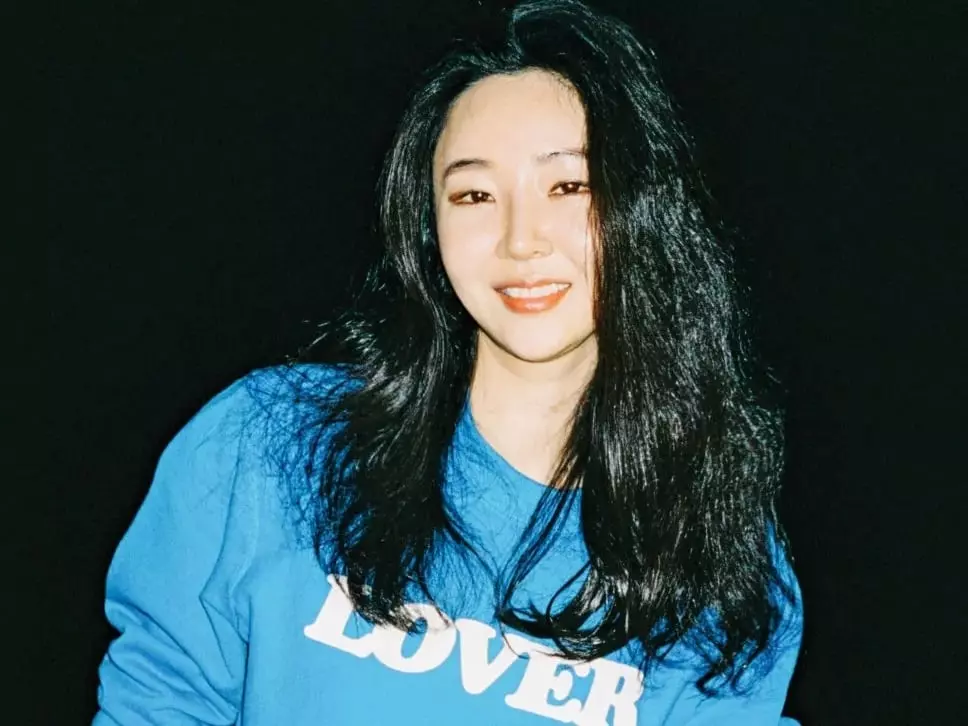 NewJeans、ADOR 爭議持續延燒！閔熙珍風波後坦言身心俱疲：「堅持活得有信念並不容易！」