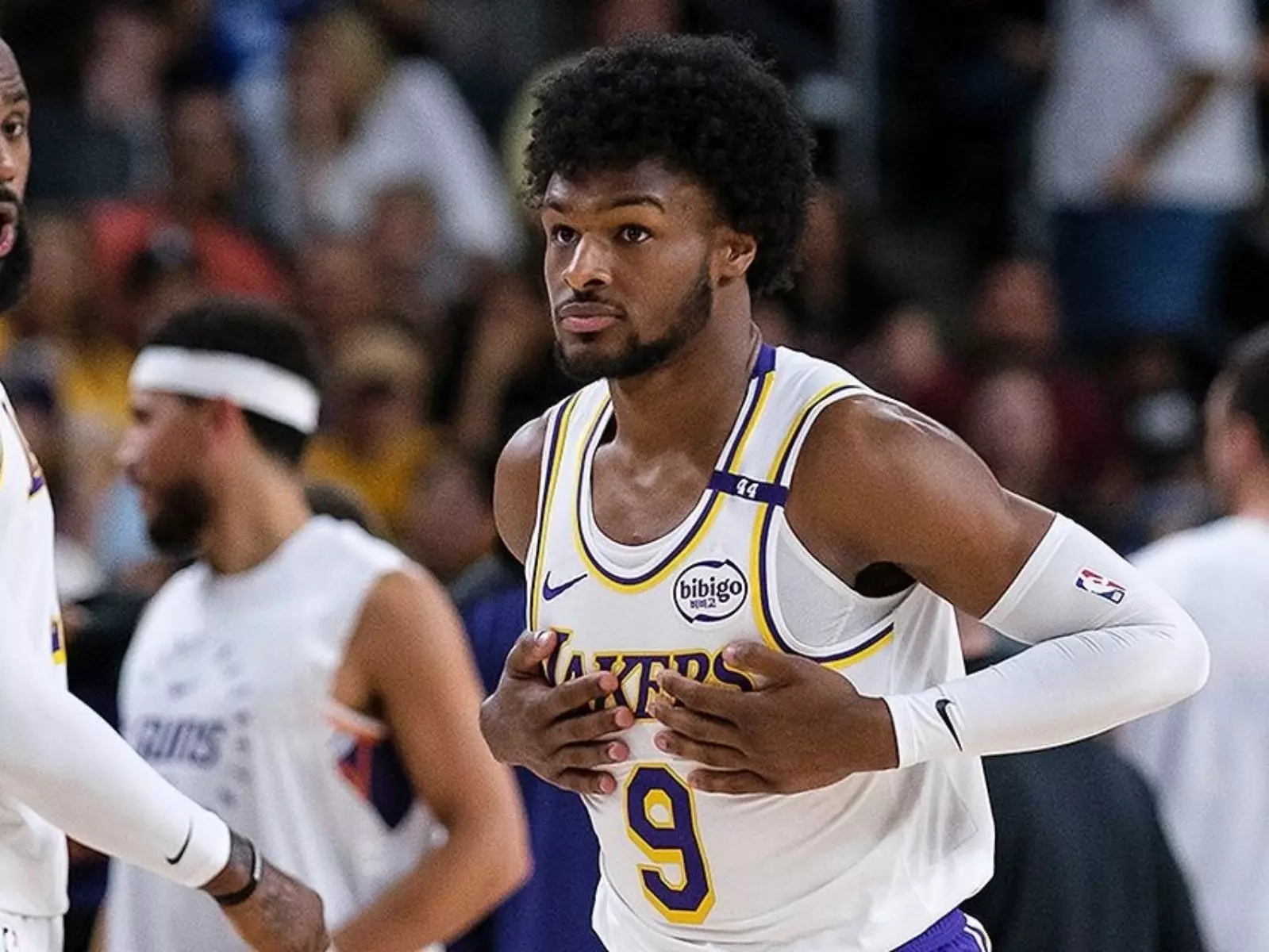 NBA／Bronny James 上演精彩追魂鍋，球迷狂讚「BLOCKED BY JAMES！」