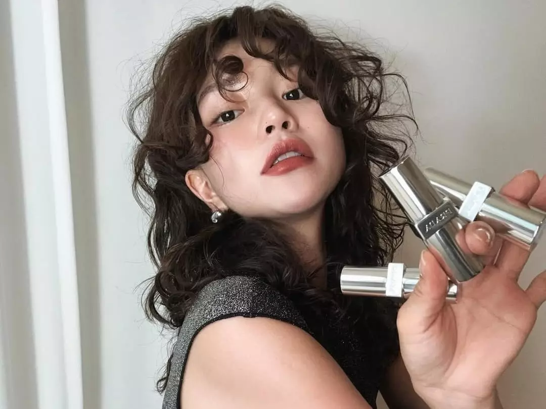 ENHYPEN 來台為 PRADA BEAUTY 中山快閃店開幕！必買口紅唇膏色號、護唇膏、香水推薦一次看！