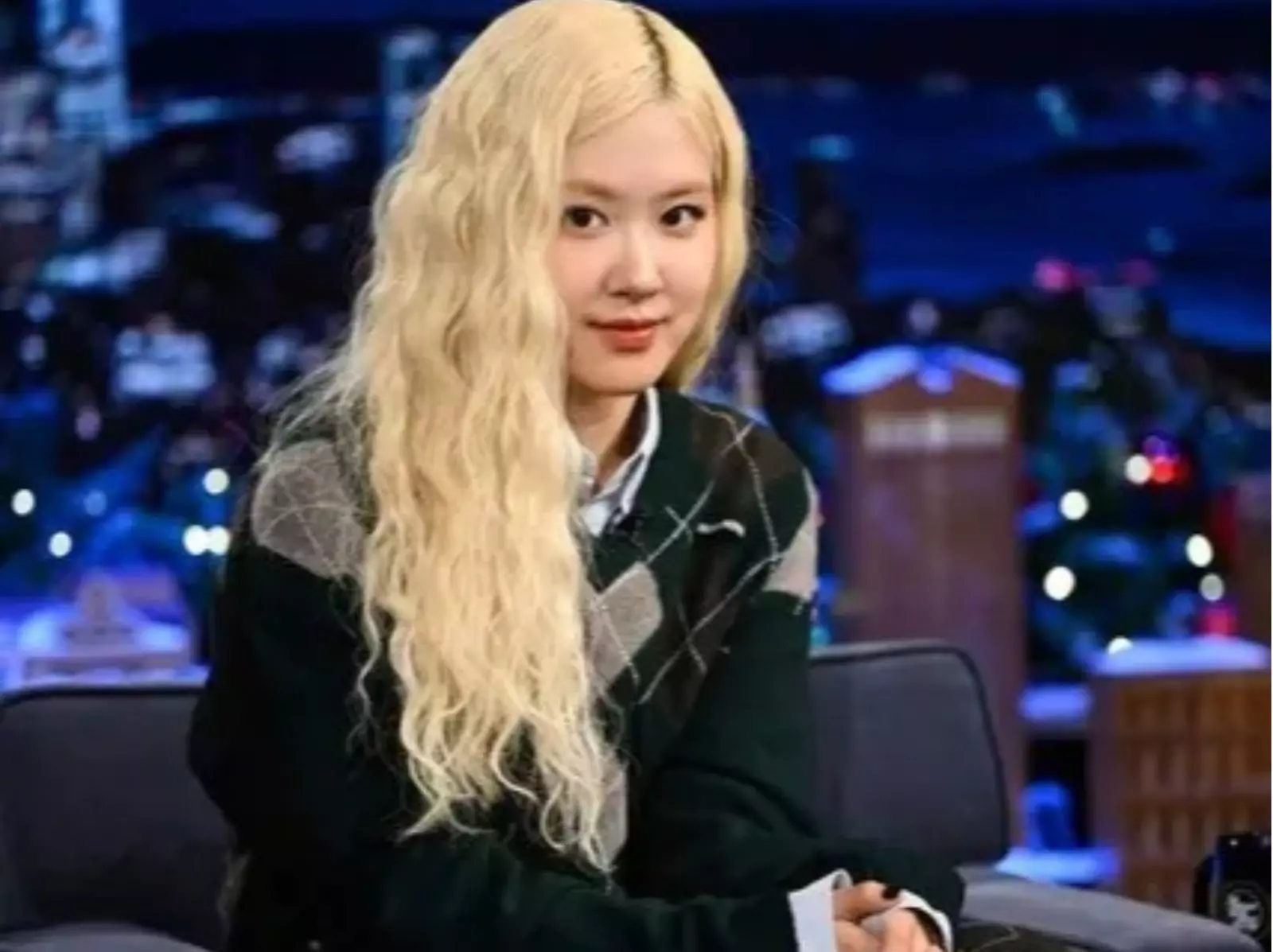 BLACKPINK Rosé 登《吉米 A 咖秀》！親授韓國喝酒遊戲「APT」引爆全場！