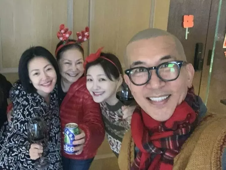 小S 大女兒 Elly 返台同框！大S 狀態驚人引網讚：「遇對的人真的回春！」