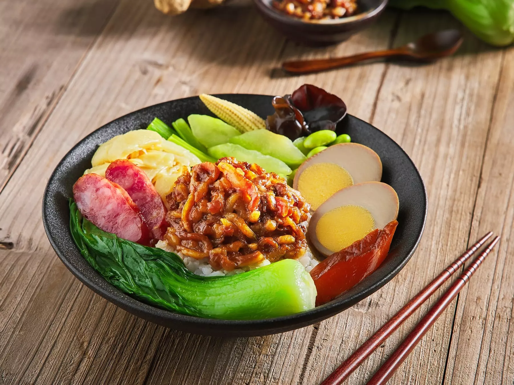 鬍鬚張最新菜單、調整價格一次看！滷肉飯、便當⋯數項餐點漲價引熱議！