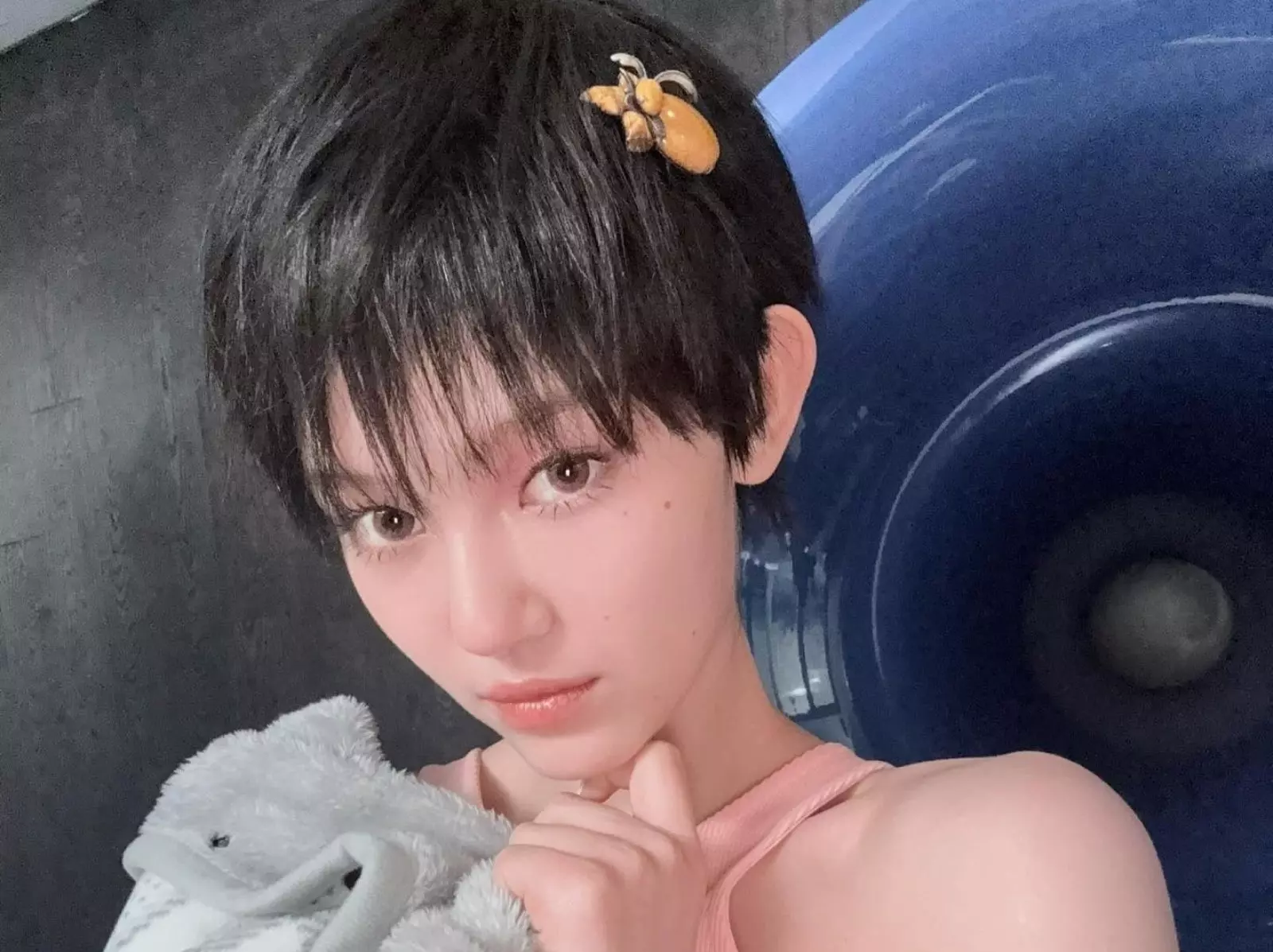 NewJeans 解約爭議持續延燒！Danielle 極短髮「鮑伯頭」亮相掀熱議，親曝靈感來自 Hanni！