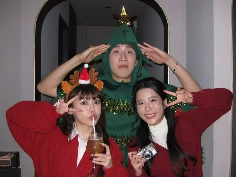 Youtuber 紀卜心和小吳飲料店十盛引爭議！聖誕節破冰同台合照掀話題！