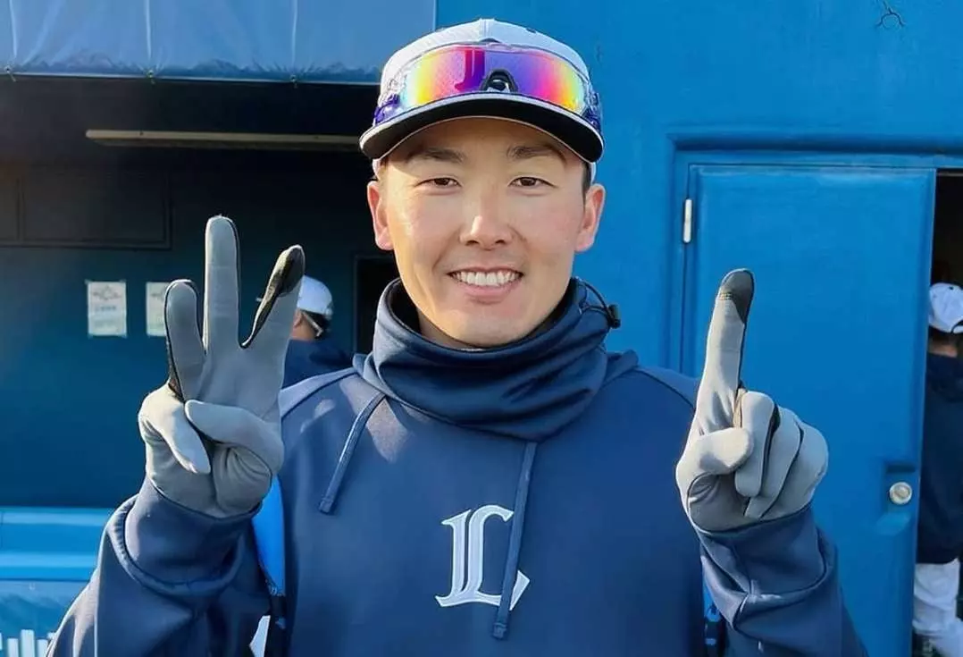 日職球星源田壯亮爆出軌！攜乃木坂老婆赴台打 12 強，竟趁機與小三約會！