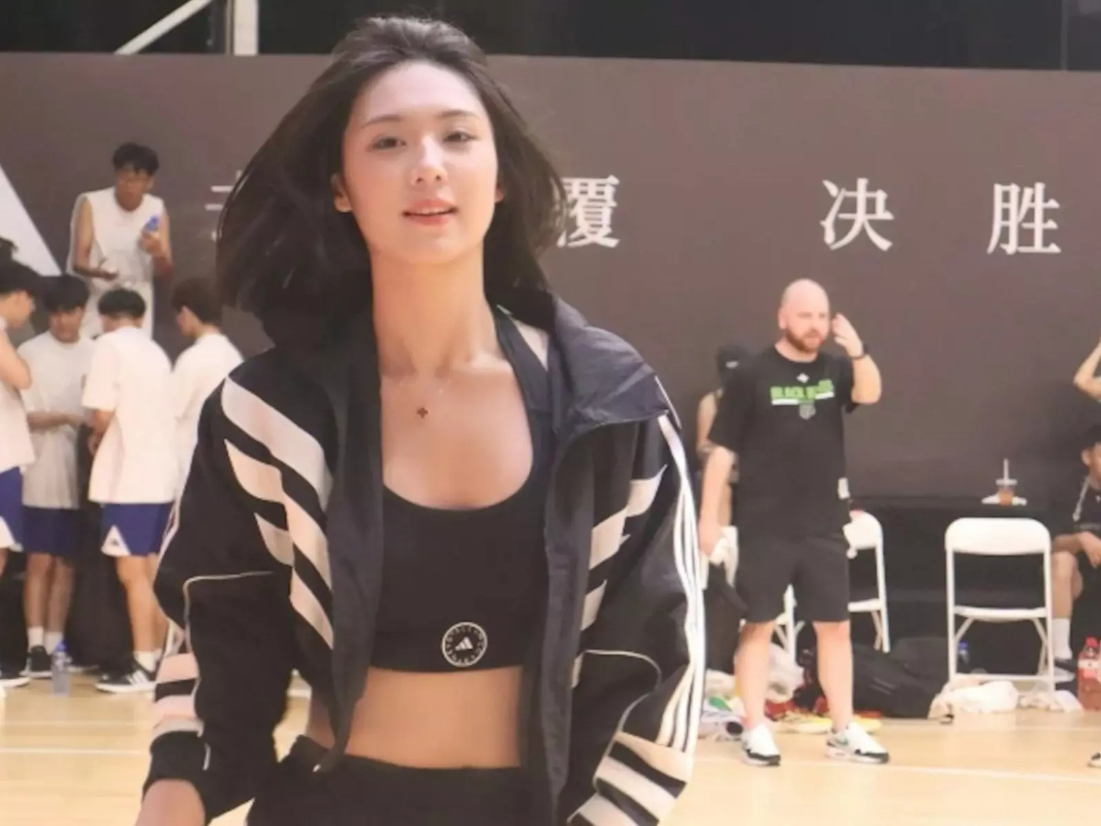 卓識被封為「中國女籃第一美」，190 公分超亮麗外型驚艷全網！【野生抓正妹】