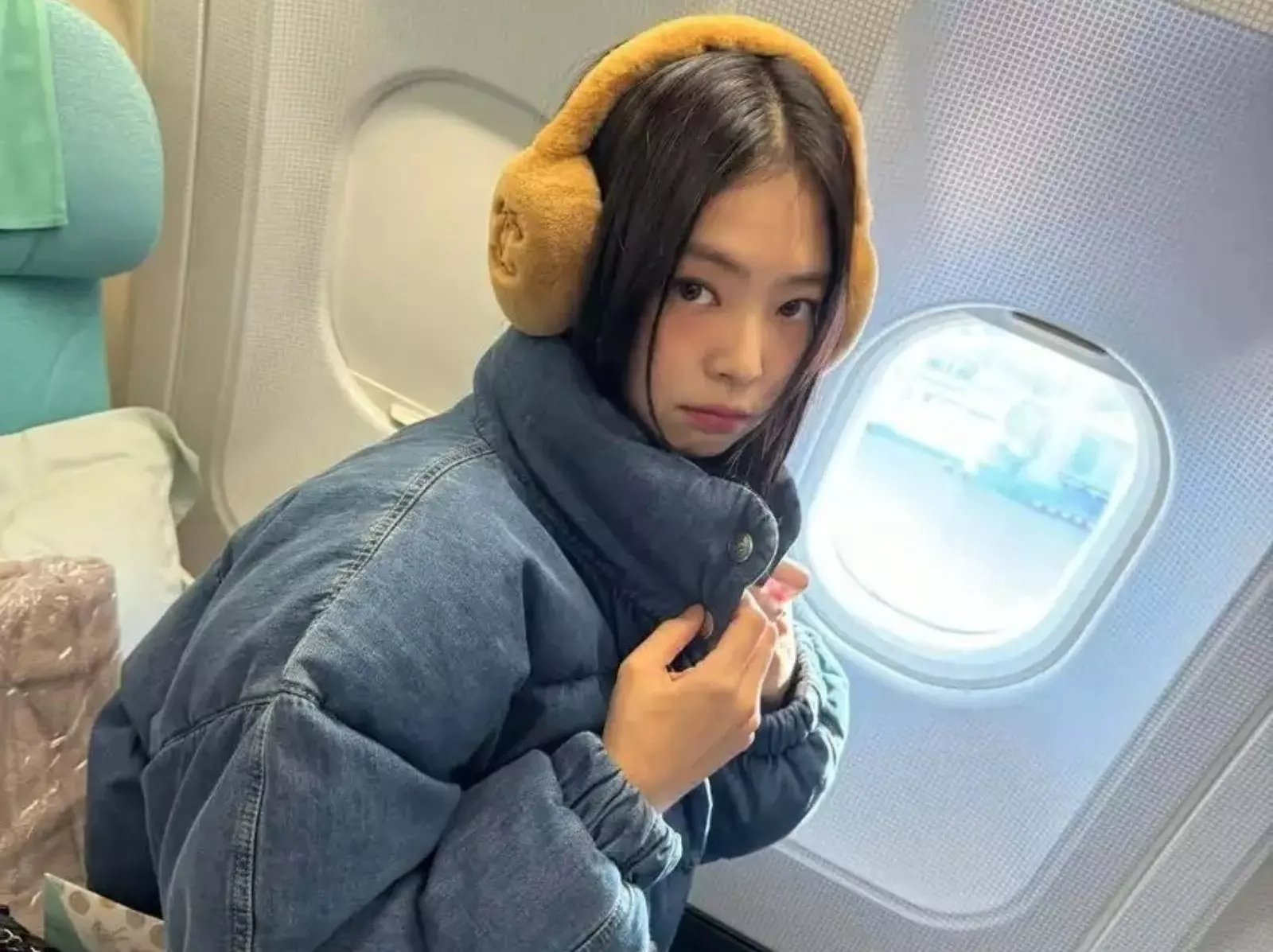 女生冬天耳罩穿搭 5 大技巧提升時髦度！學起來也能跟 Jennie、張員瑛一樣萌～