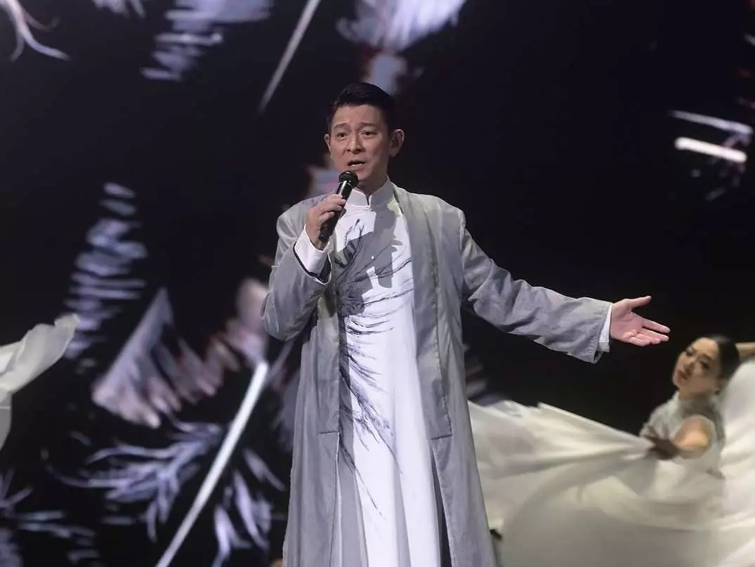 劉德華演唱會再爆意外！親筆回應報平安：「我沒事！謝謝你們的愛！」