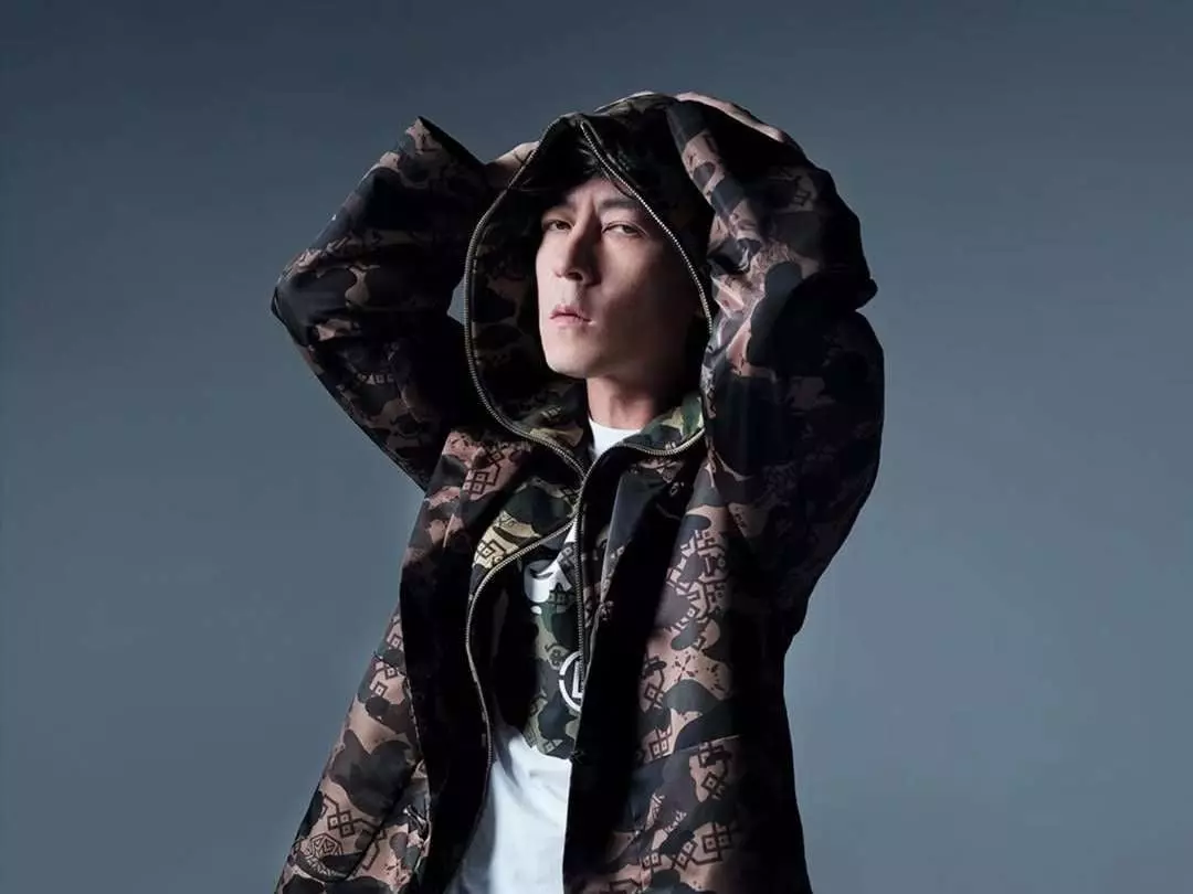 陳冠希親身演繹 BAPE® × CLOT 全新聯名系列，唐裝外套簡直帥炸！
