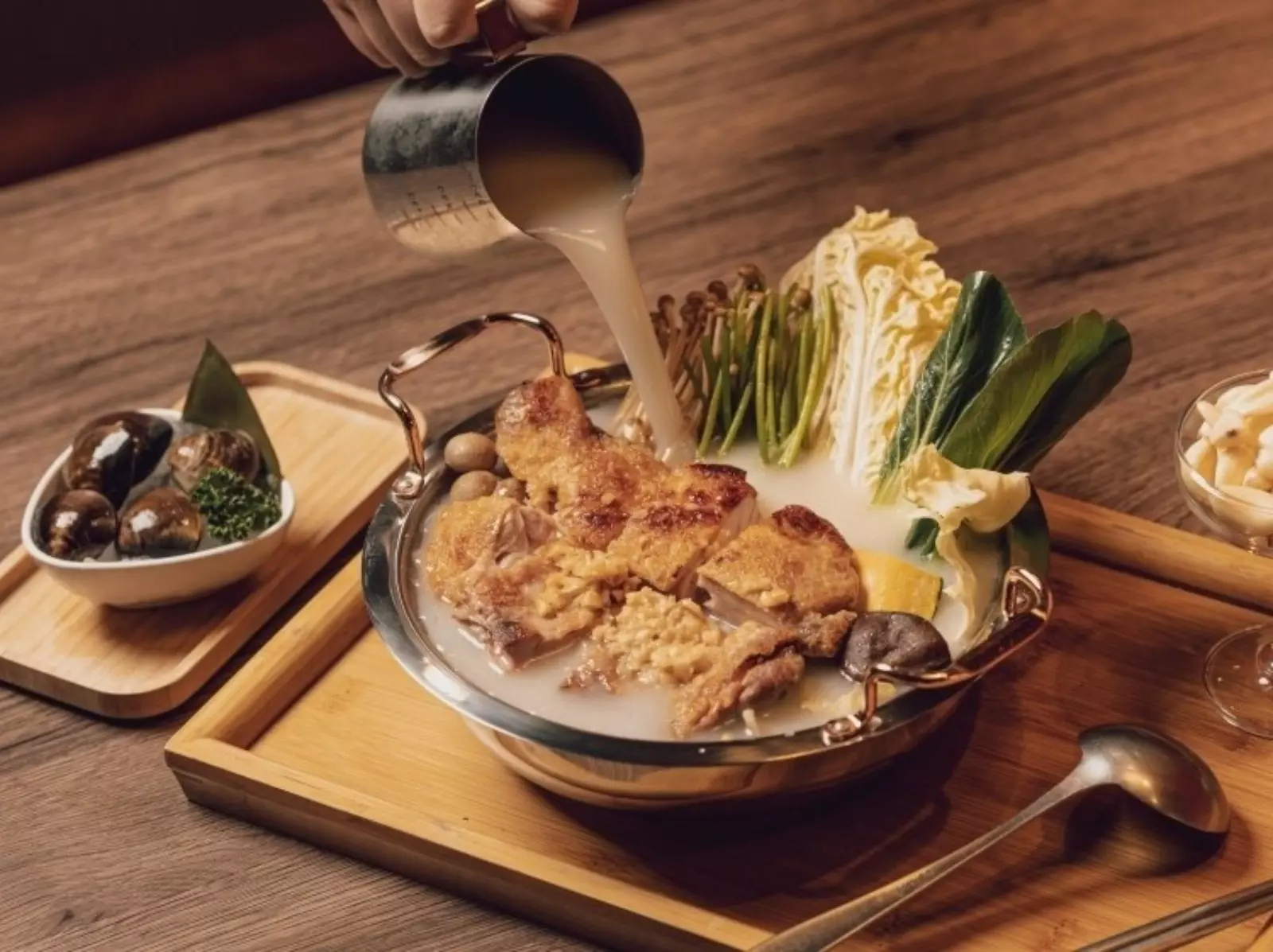 樂崎火鍋信義店開幕！菜單、必點、訂位資訊⋯亮點一次看！