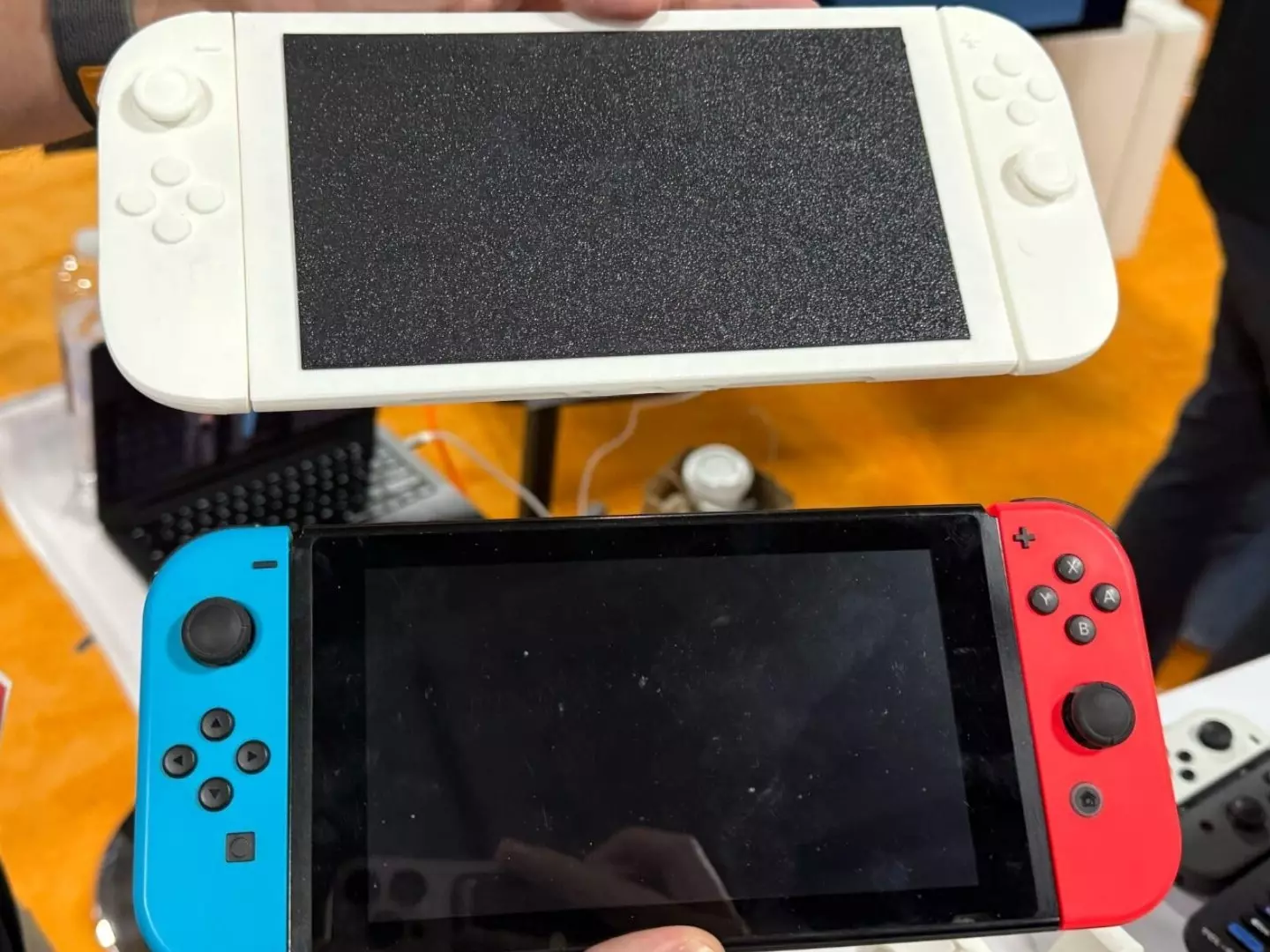Switch 2 主機外型於 CES 2025 洩露！設計、新功能搶先看！
