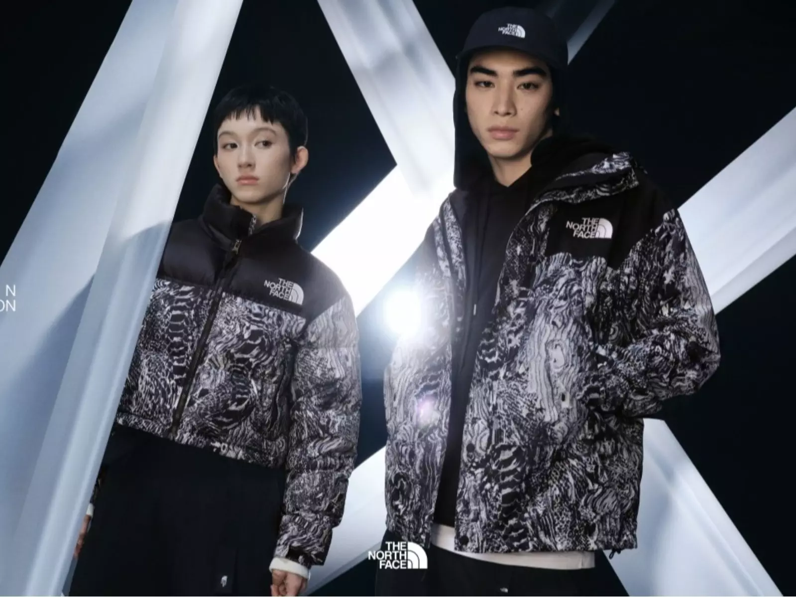 The North Face 2025 蛇年新春全系列完整發售資訊一覽，「蟠虺紋」印花中式傳統美學注入超吸睛！