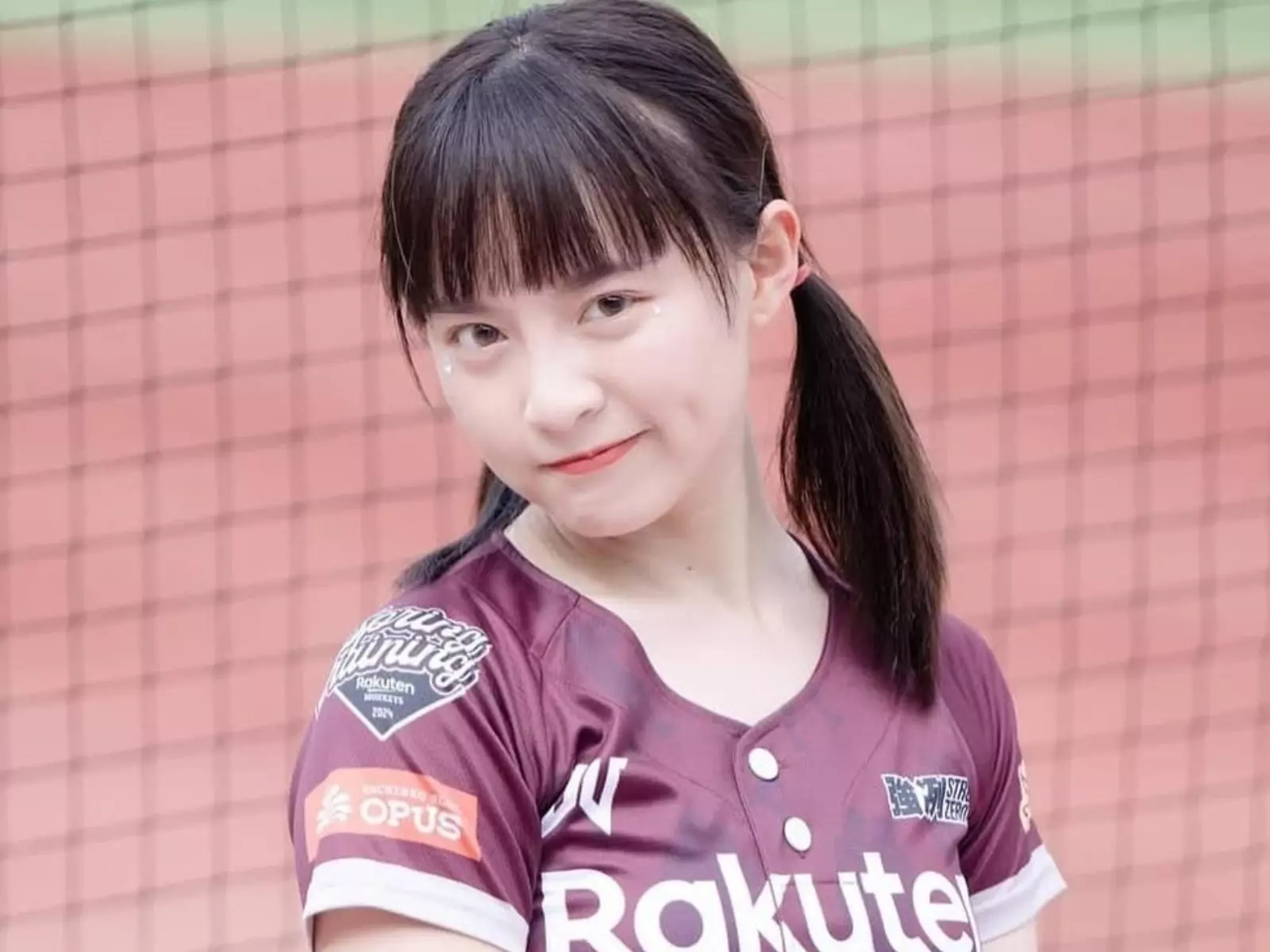 陳詩媛離隊感言竟有「5 字藏頭詩」！未婚夫王齊麟現身留言力挺！【野生抓正妹】