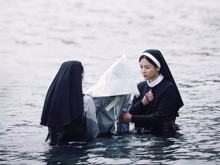 《黑祭司 2：闇黑修女》宋慧喬為戲學抽煙！自揭首度接拍恐怖片背後原因！