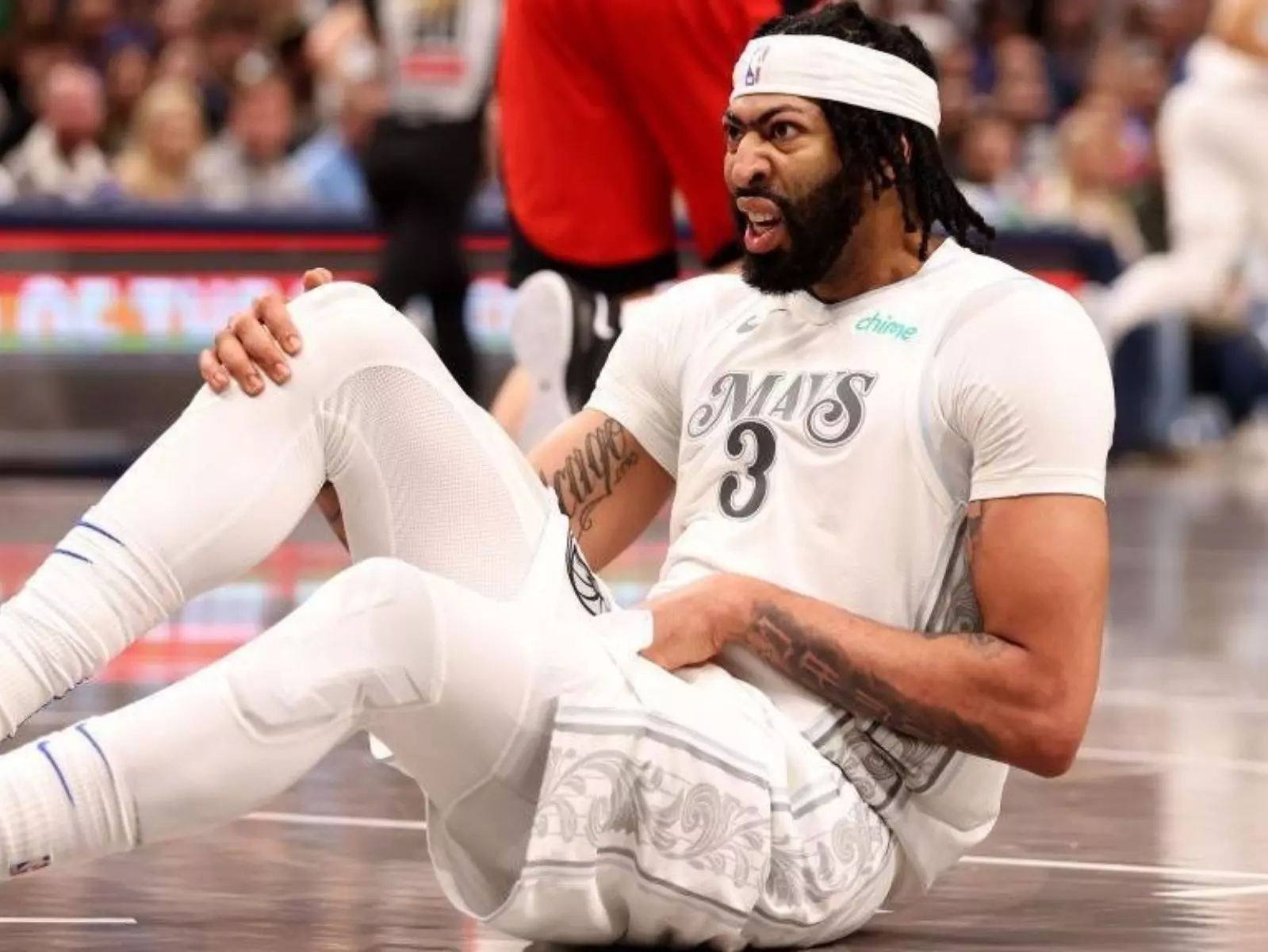NBA／Anthony Davis 獨行俠首秀傷退「實際傷勢」曝光，恐將失去年度獎項資格！