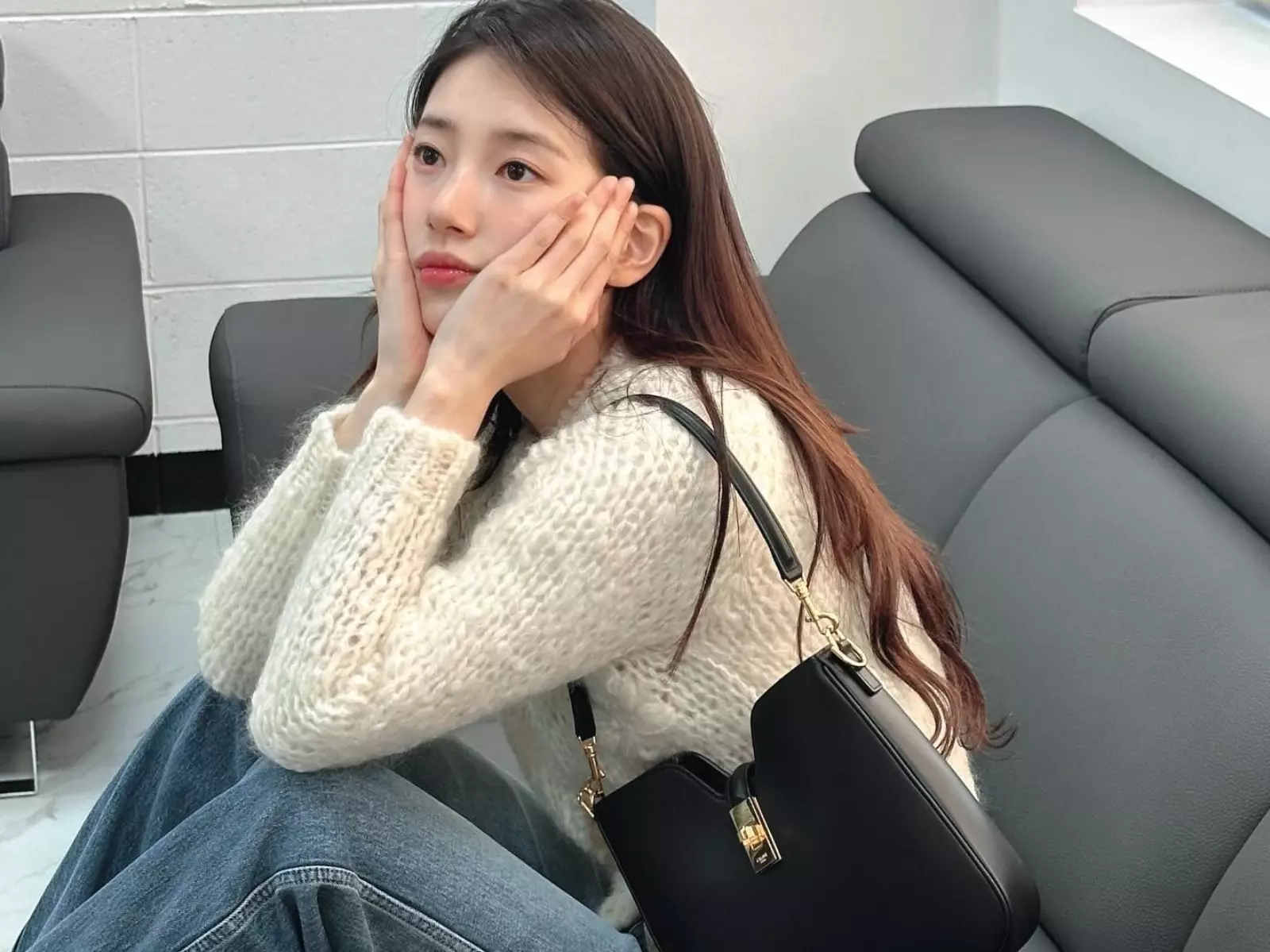 秀智身高 168 公分 IG 美照初戀感爆棚全靠「它」加持！肩上這顆究竟什麼來頭？
